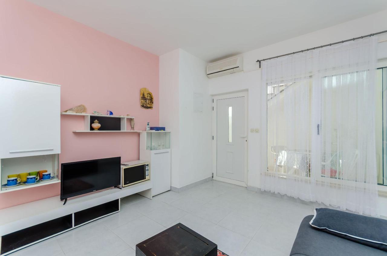 Apartments Zdenka Donji Okrug  Exterior photo